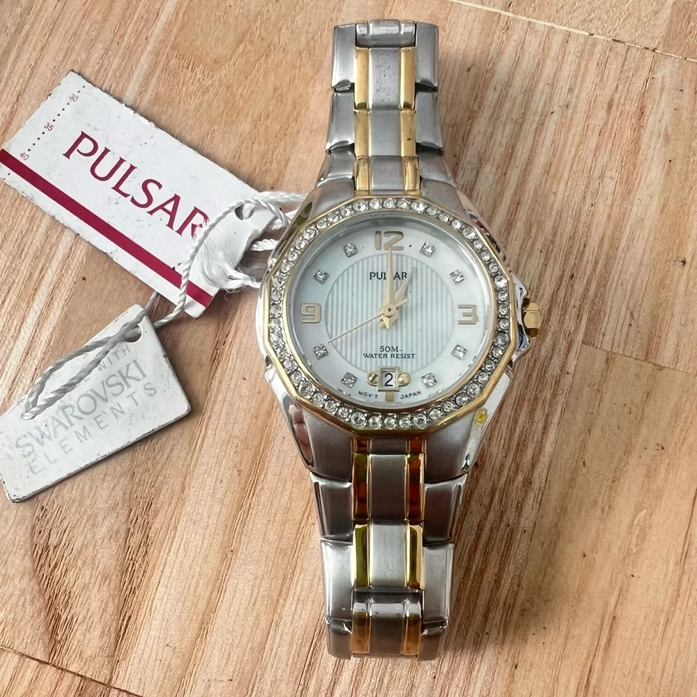 NWT Pulsar ladies two toned crystal accented dress watch NEW BATTERY